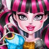 Monster High Closet Games : This cute monster can not find her things in the messy close ...