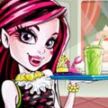 Draculaura's Die-Ner Games : Does anyone starving? Draculaura can start eating normally a ...