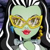 Frankie Eye Doctor Games : Be Frankie Stein eye specialist and find out if she is going ...