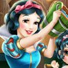 Snow White Baby Wash Games : Snow White is visiting her old friends, the seven dwarfs, wi ...