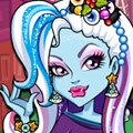 Monster High Christmas Party Games : Sweet ghoul Abbey Bominable is in charge with the annual Chr ...